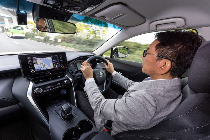 アレンザ LX100試乗中