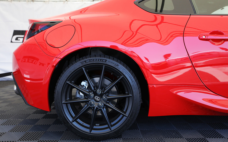 さまざまな角度からGR 86を見ることができる