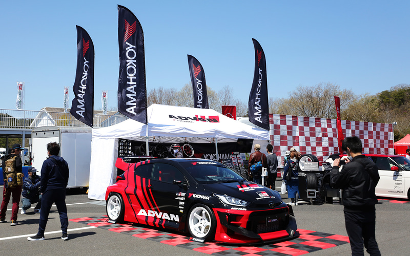 横浜ゴム：アドバンや各種ホイールを展示