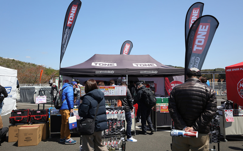 トネ：販売コーナーを設置