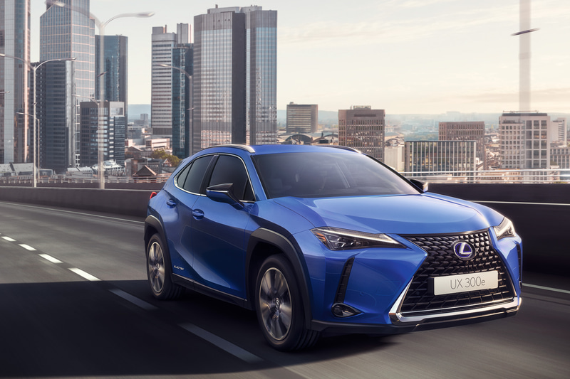 レクサス初のEV「UX300e」（海外仕様）