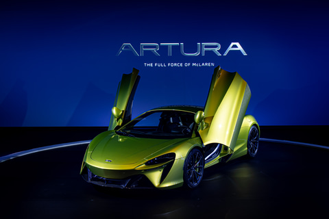 マクラーレン、新型ハイブリッドスーパーカー「アルトゥーラ」日本初