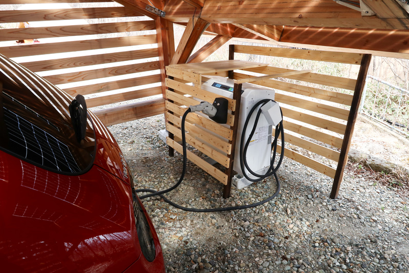 ニチコン製のV2Hシステムを備えている