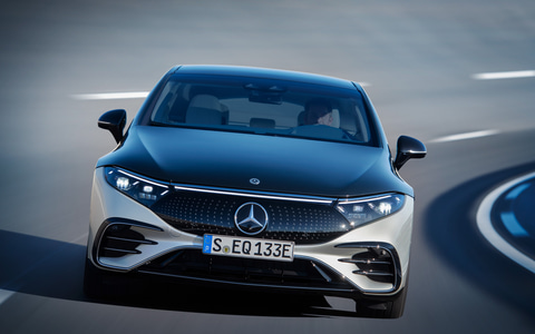 メルセデス・ベンツ、新型EV「EQS」世界初公開 CD値0.20を実現する高級