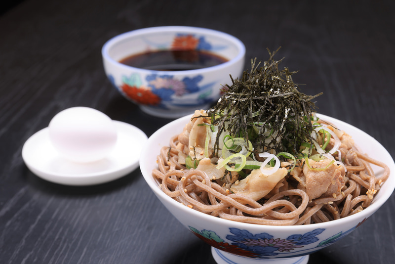 The Minatoya Lounge 冷たい肉そば