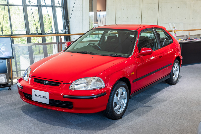 ミラクルシビック（6代目）は「バリュー・レボリューション」をコンセプトに、これまでの大衆車という概念を超えてグローバルな視点から時代の要請に応えるクルマを目指し開発