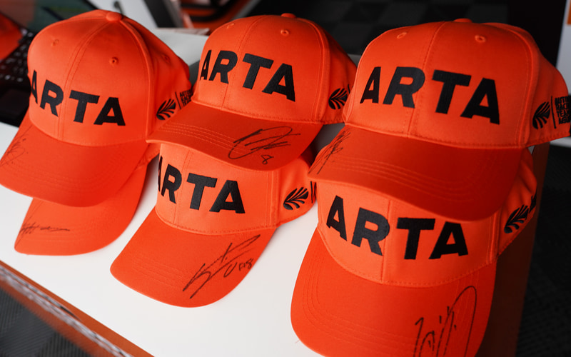 優勝するとこのARTAドライバーサイン入りキャップがもらえる