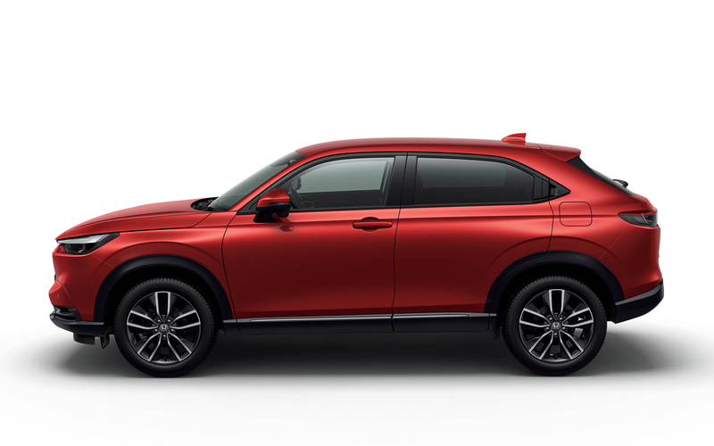 e：HEV Z（2WD）プレミアムクリスタルレッド・メタリック