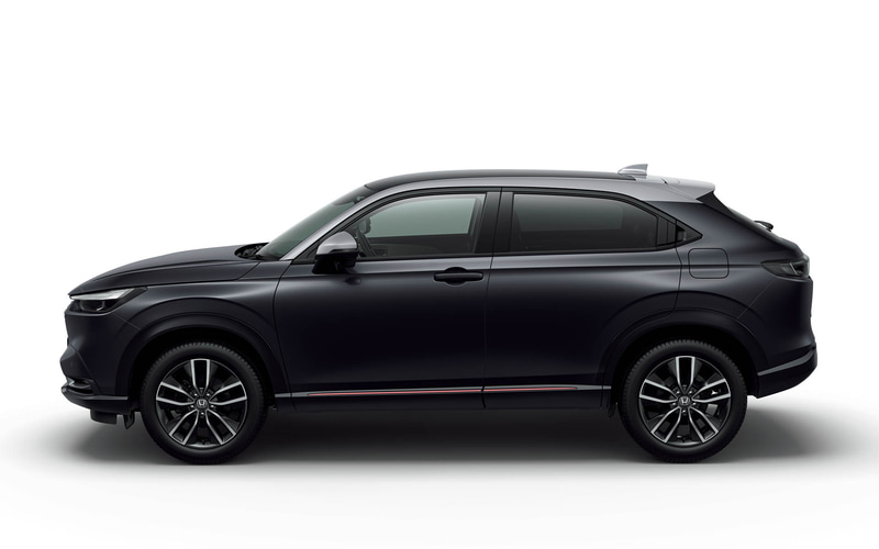 e：HEV PLaY クリスタルブラック・パール＆シルバー