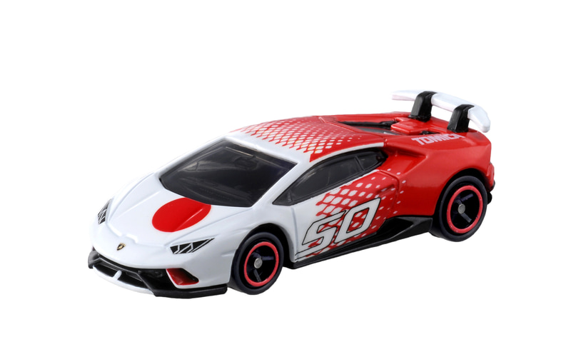 2021年6月には「ランボルギーニ ウラカン ペルフォルマンテ トミカ50周年記念仕様 designed by Automobili Lamborghini」（価格：880円）も発売される
