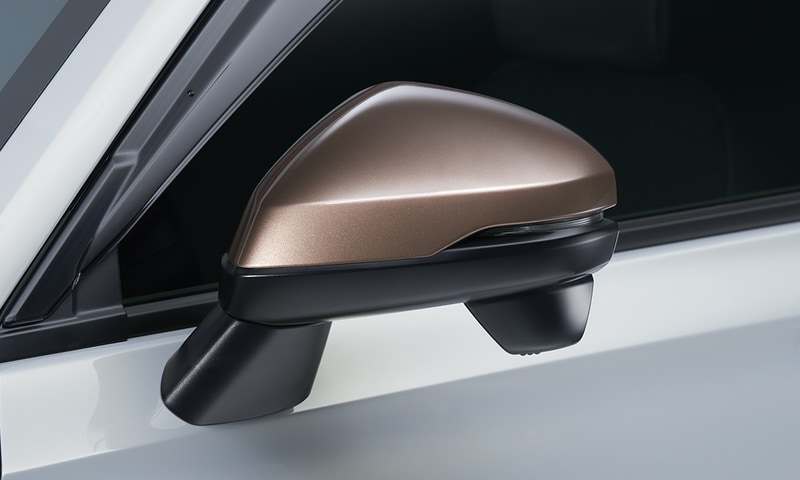 「ドアミラーカバー」（グロッシーカッパー・メタリック/左右セット/1万1000円）