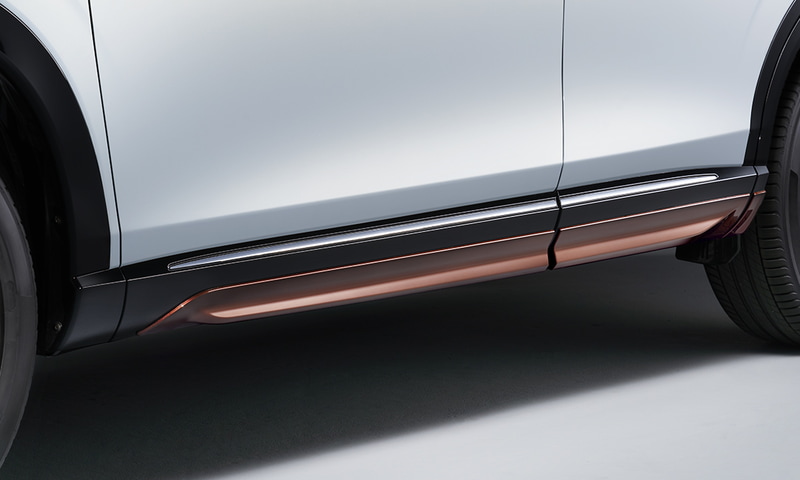 「サイドロアーガーニッシュ」（プレミアムアガットブラウン・パール左右セット/4万1800円）