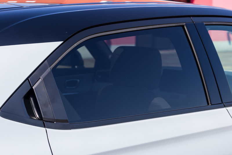 リアドアのアウターノブは初代と同じ位置に