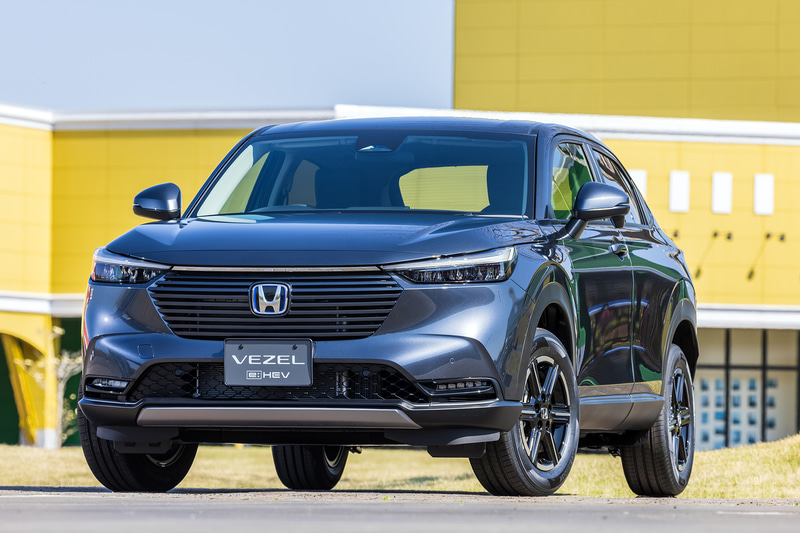 ボディカラーはメテオロイドグレー・メタリック