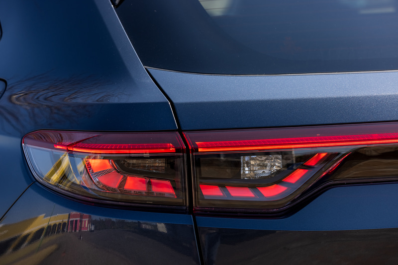 リアコンビランプはレッド＆クリアタイプ