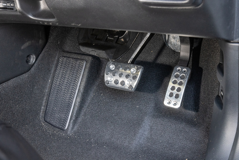 アルミ製のスポーツペダル