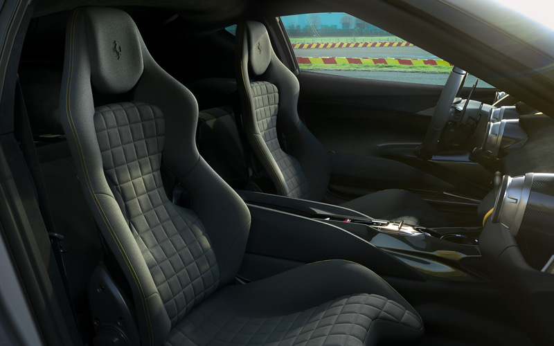 よりスポーティになったコクピット