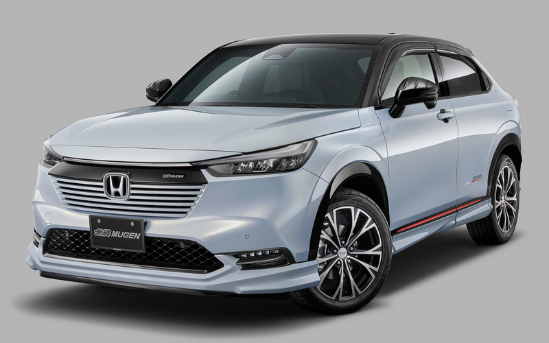 スタイリングセットはカラード仕上げ（26万円）、未塗装（23万円）