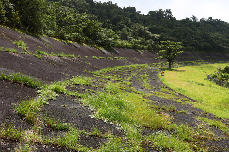 進行方向を見ると徐々にバンクの傾斜がきつくなっているように見える