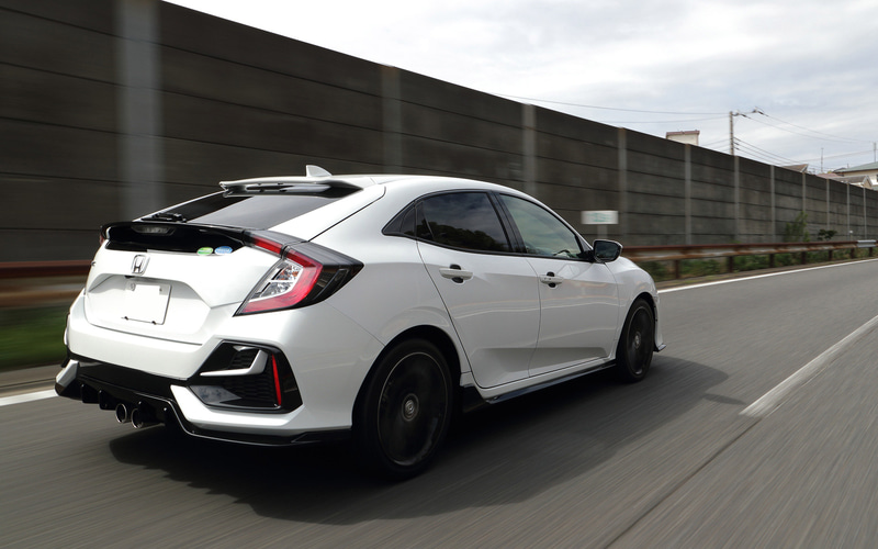 わくわくするようなスポーツ性能を備えるが、十分な日常走行性能も持つEAGLE F1 SPORT