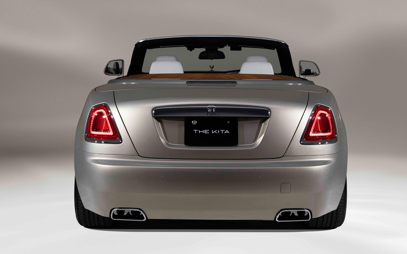 ボディカラーにはシルバー・ヘイズカラーを採用