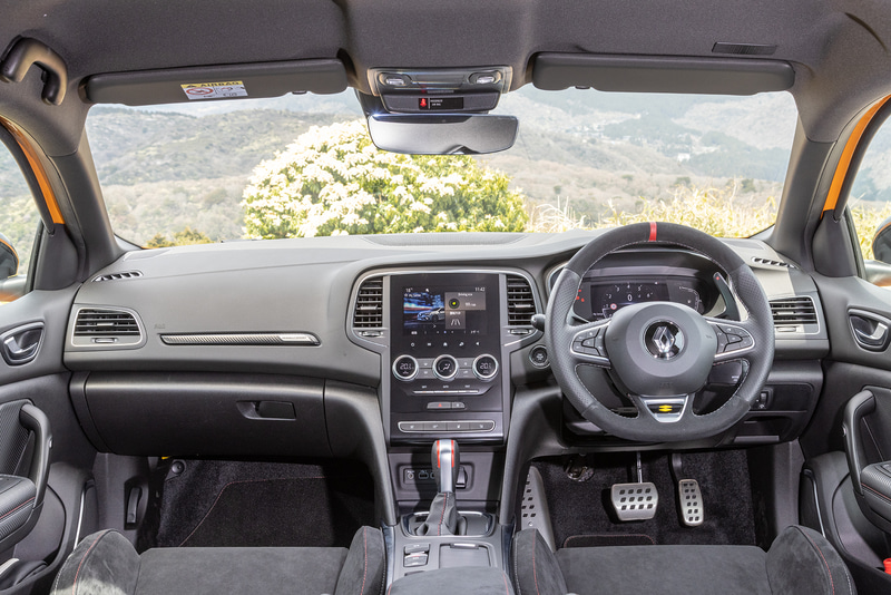 メガーヌ R.S.のインパネ