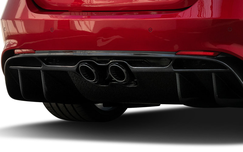 アクラポヴィッチ製のエキゾーストシステム