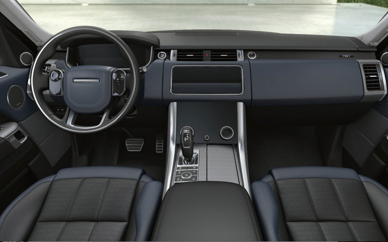 ボディカラーはカルパチアングレイ。インテリアカラーはエボニー/エクリプスシート（シーラスヘッドライニング）