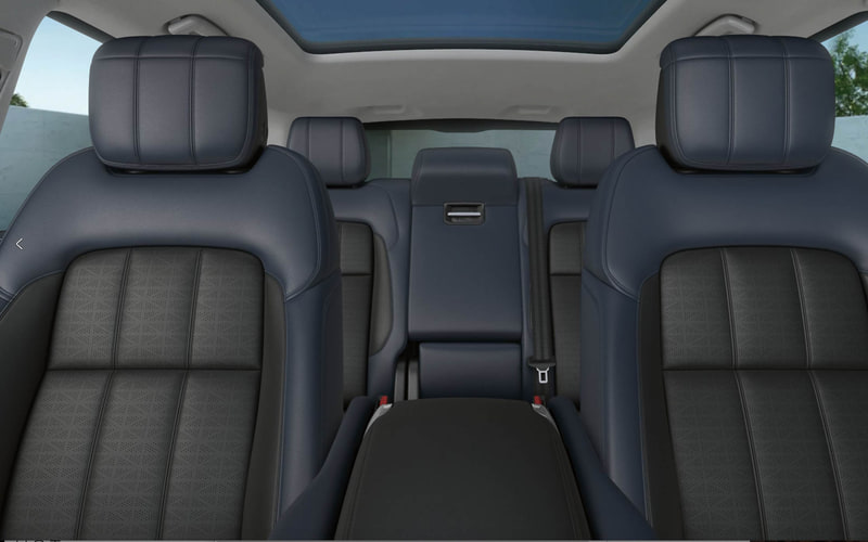 ボディカラーはカルパチアングレイ。インテリアカラーはエボニー/エクリプスシート（シーラスヘッドライニング）