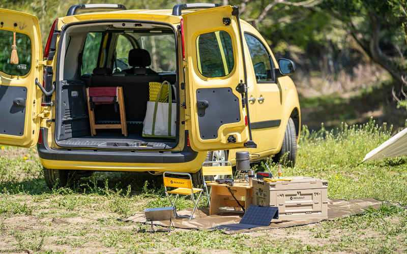 アウトドアグッズを専用コンテナにまとめた「カングー アウトドアキットBOX」