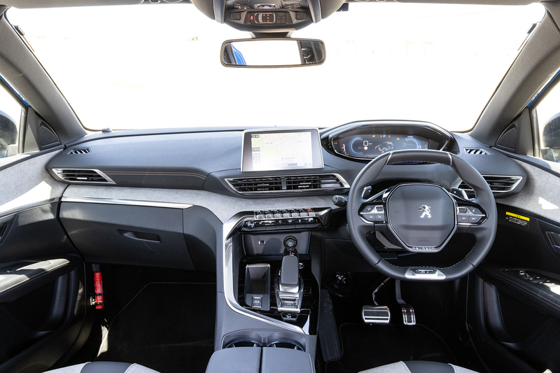 3008 HYBRID4のインパネ