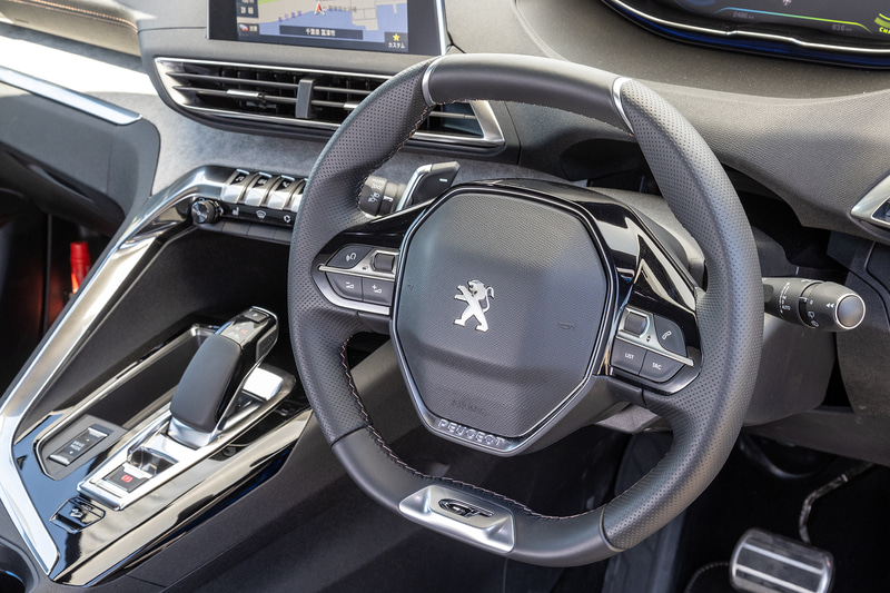 ステアリングまわり