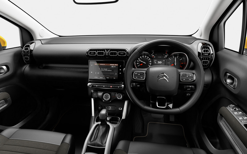 ダッシュボードはテップレザーとなる