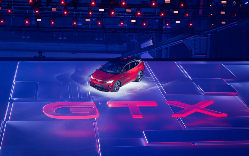 ベルリン・テンペルホーフ空港を舞台にしたデジタルイベントでID.4 GTXを発表