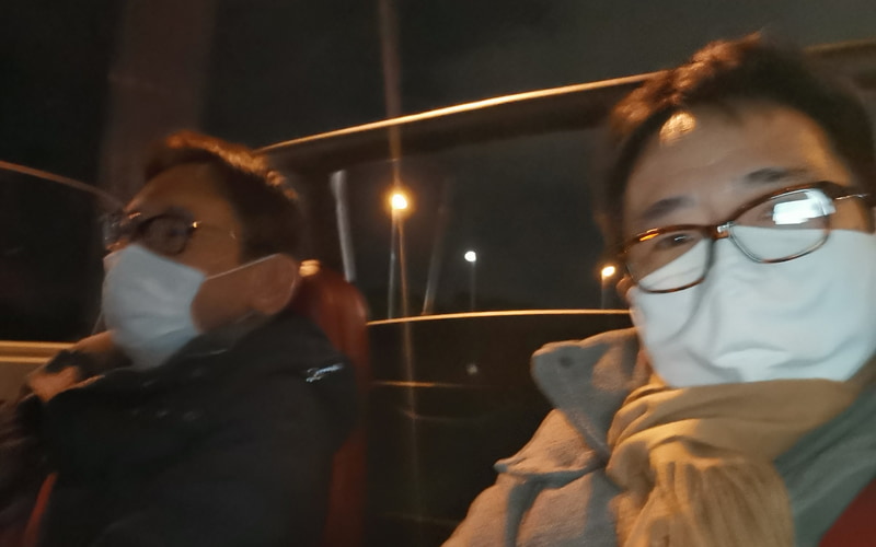 たまたま橋本洋平氏のオープンカーに乗せてもらったのですが、おっさんが2人でオープンカーに乗っていると、すれ違ったクルマの人から「あの2人、オッサンズラブな関係なのでは？」なんて思われるのではないかと、ついつい心配になってしまいます