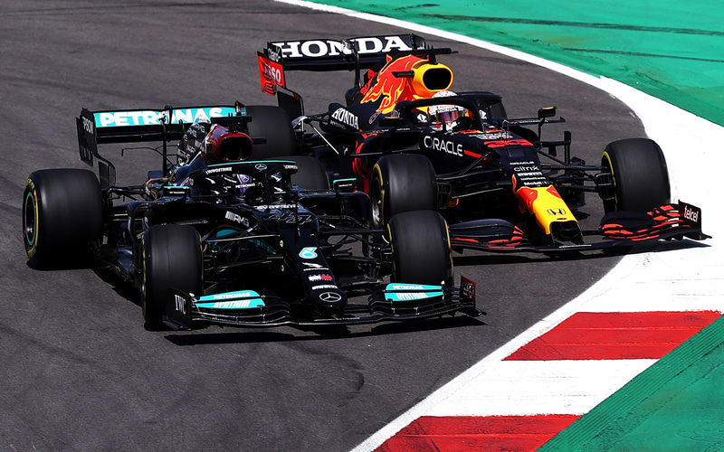 今シーズンもメルセデスとレッドブル・ホンダの激しいレースが展開されている　（C）Getty Images / Red Bull Content Pool