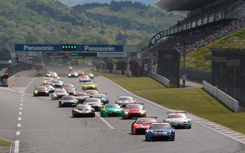 GT300のスタートシーン