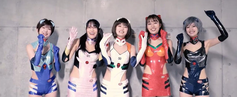 5人のメンバーが揃ったエヴァンゲリオンレーシング レースクイーン2021　（C）カラー