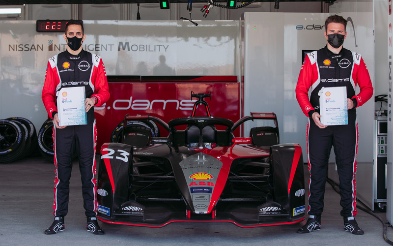 マシンにはシェルのE-Fluidsを使用している