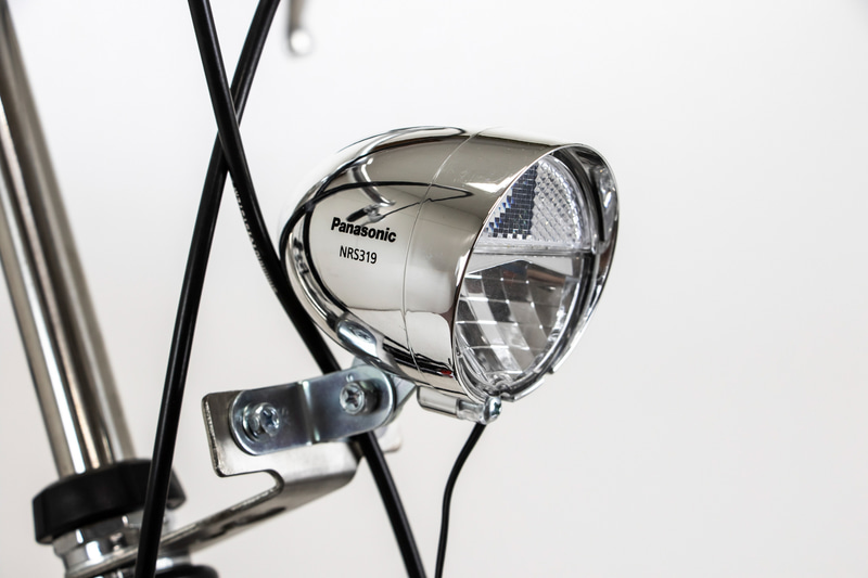 暗い時に自動点灯する高寿命なLEDセンターオートライト