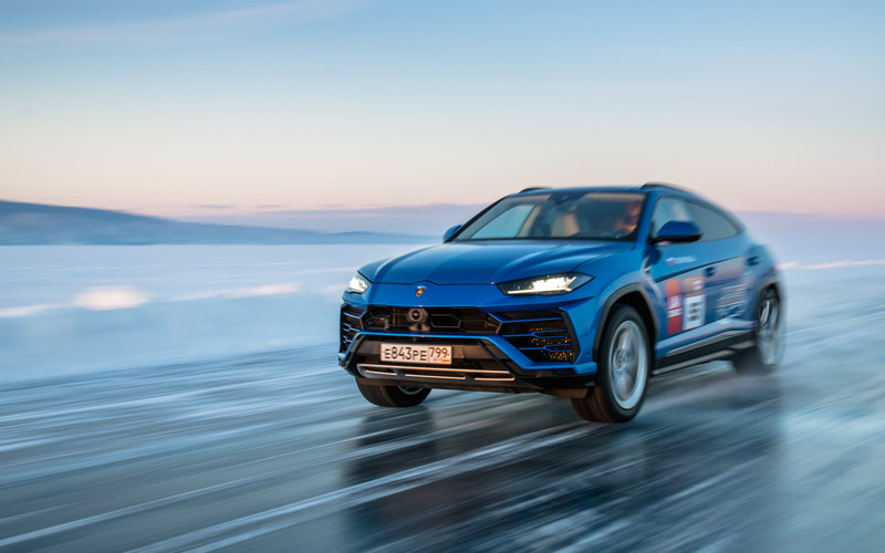 スーパーSUV「ウルス」