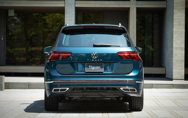 「TSI R-Line」は19インチホイール＆255/45R19タイヤをセット