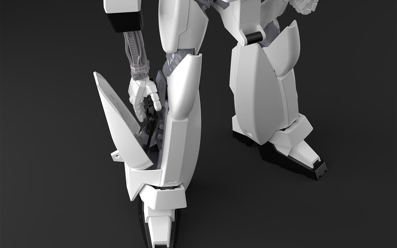 ふくらはぎの収納ハッチは開閉式で内部にリボルバーカノンを収納