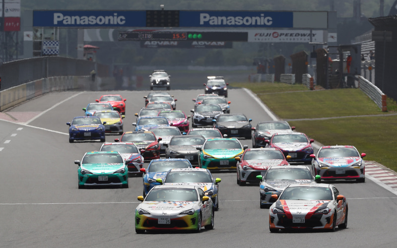 TOYOTA GAZOO Racing 86/BRZ Race プロクラスのスタートシーン