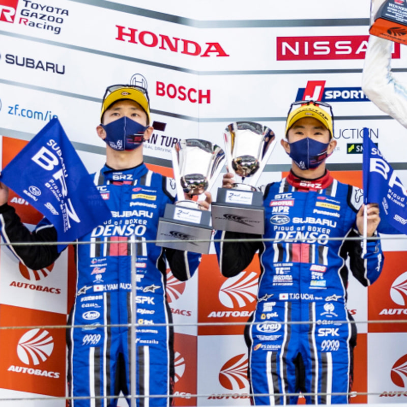 2位を獲得した山内英輝選手（左）と井口卓人選手（右）