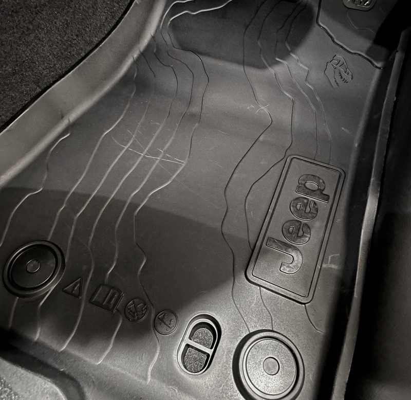 ラバーフロアマット