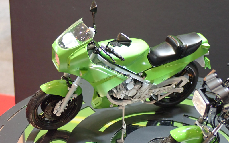 こちらがカウル装着時、メカメカしさはカウル非装着のほうが高い