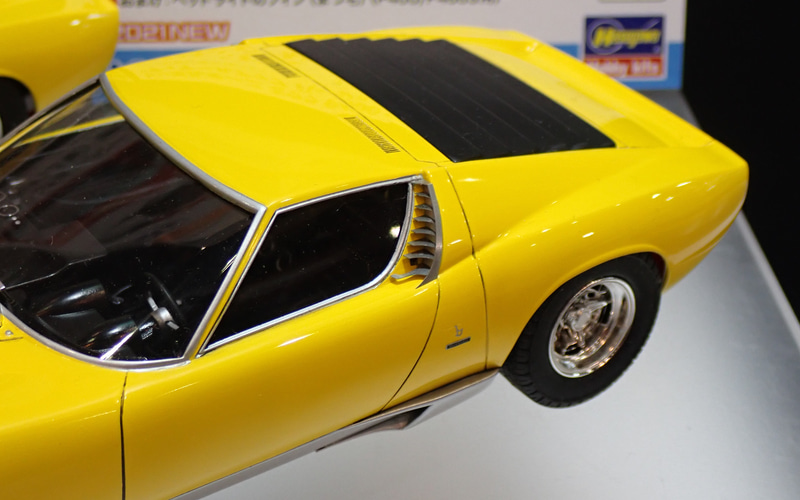 ドア後方部のフィンもエッチング部品で提供