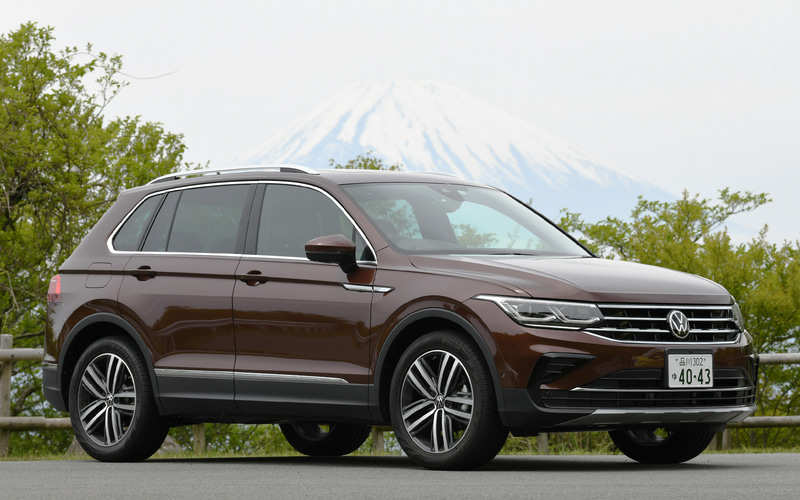 今回試乗したのは5月12日にマイナーチェンジした新型「ティグアン」。写真は特別仕様車の「TSI First Edition」（524万9000円）で、ボディサイズは4515×1840×1675mm（全長×全幅×全高）、ホイールベースは2675mm。ボディカラーは専用のジンジャーブラウンメタリック