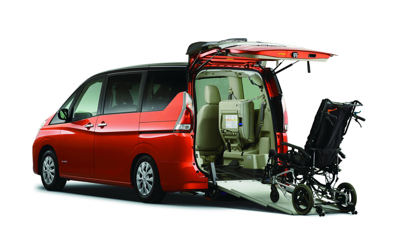 「セレナ チェアキャブ スロープタイプ」（車いす仕様車）